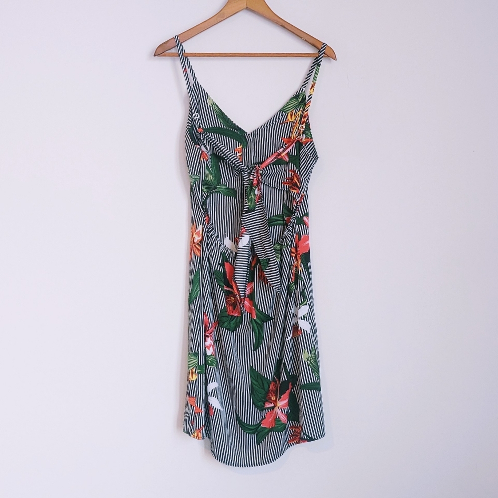 Button-Up Dress with Floral & Stripe Print - Picture 6 of 10